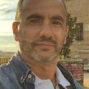 Doy clases de Business English online y presencial. Me avala mas de 10 años de experiencia