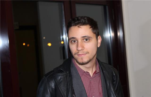 Studente di ingegneria informatica a Tor Vergata, dà ripetizioni di informatica, e dattilografia al computer