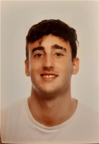 Doy clases de inglés, matemáticas euskera y lengua para estudiantes de eso y pimaria y también puedo cuidar niños