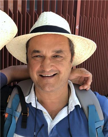 Profesor con b1, experiencia en impartir clases a niños en galidiomas durante 2 años. amplia experiencia en empresas con el inglés como idioma más importante