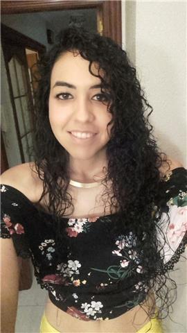 Chica estudiante universitaria se ofrece para clases a domicilio