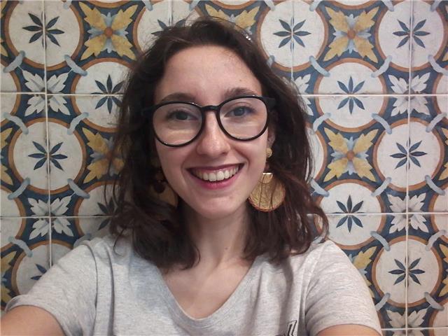 Ragazza italo-spagnola offre lezioni e/o ripetizioni presenziali di spagnolo