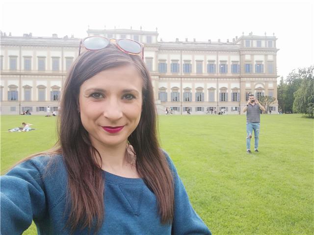 Laureata in Mediazione linguistica adoro insegnare le lingue soprattutto inglese francese e cinese di base. Sono flessibile, dinamica e adoro far apprendere agli altri il mio sapere. Sono creativa e sarebbe il mio sogno avere contatti con bambini e ragazz