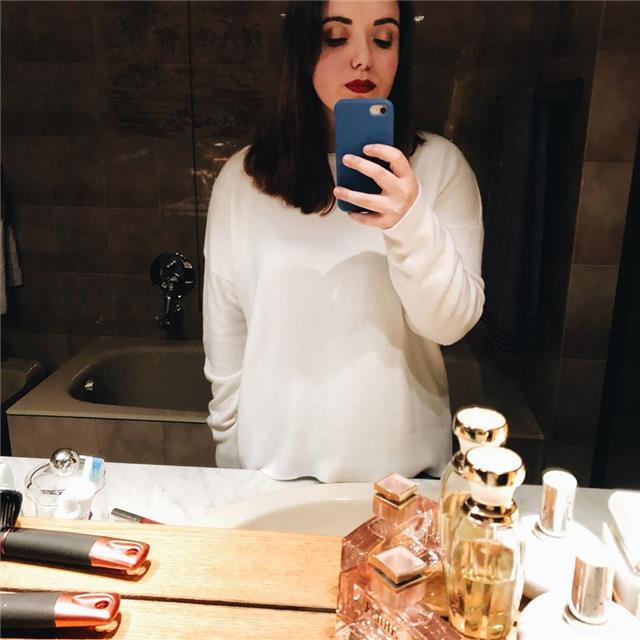 Studentessa neodiplomata liceo delle scienze umane opzione economico-sociale