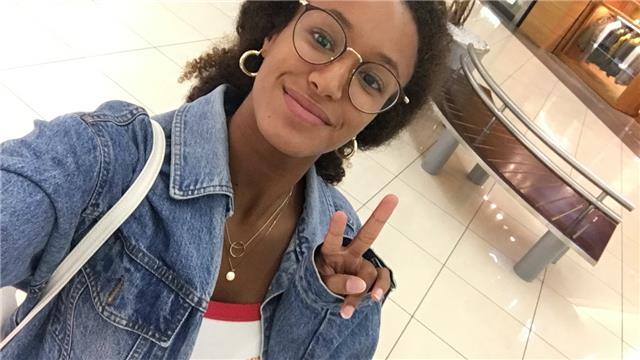 Studentessa di medicine and surgery, in pari con gli esami, offre ripetizioni a studenti di scuole medie e superiori