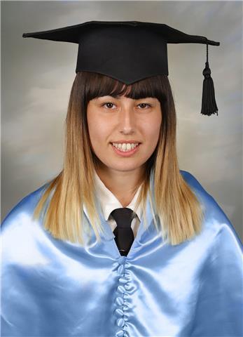 Profesora de inglés y francés. cuento con un año vivido en uk y dos en francia. tengo experiencia docente