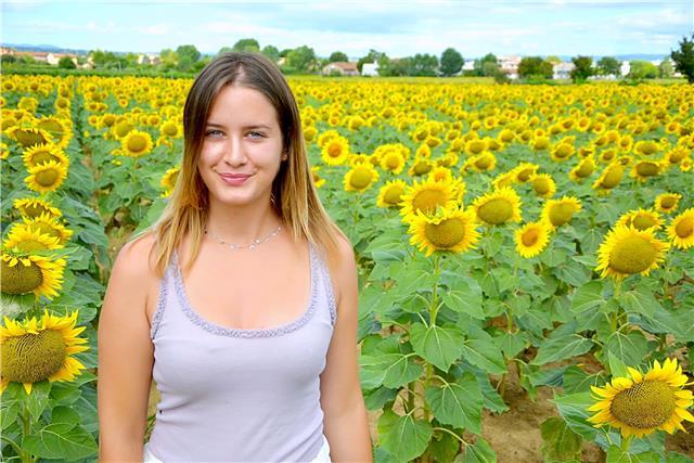 Studentessa neolaureata in lingue
