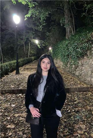 Puedo dar clases particulares de idiomas en horarios flexibles y con tarifa económica. dispongo de un cae en inglés y de un dalf c1 en francés. además, el árabe es mi lengua nativa, y domino perfectamente el español