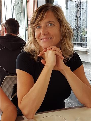 Laureata con esperienza offre supporto nell'apprendimento e nello studio di matematica (scuole medie), inglese (livello C1), economia, contabilità e diritto. Scuole Medie e Biennio Scuole superiori