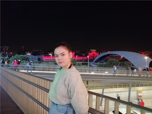 Estudiante de historia del arte ofrece clases de dibujo artístico en madrid sur