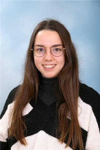 profesora de cualquier asignatura desde primaria hasta bachillerato