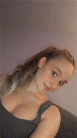 Doy clases particulares de idiomas como inglés lengua castellana, euskera, latín y francés. y otras asignaturas como historia y literatura