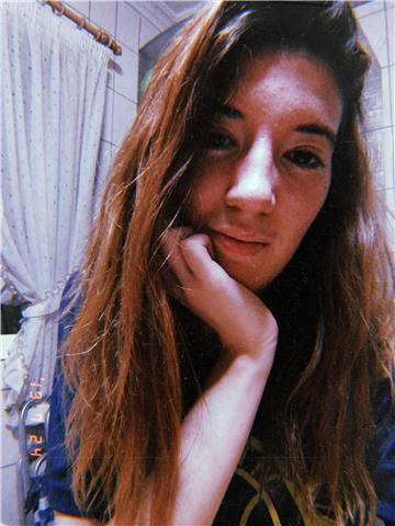 Puedo enseñar filosofía, música, h. arte, ocio,talleres, ya que he impartido antes. soy tasoc