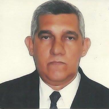 Profesor de ingles, licenciado con mas de 40 anos de experiencia