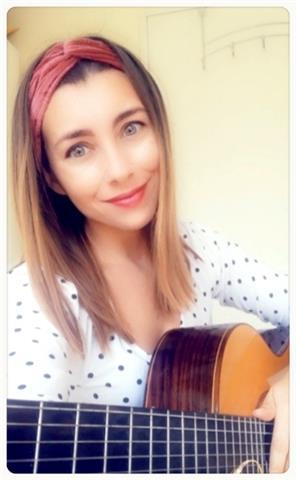 Guitarrista Profesional se ofrece para dar clases a niños y adultos. Guitarra clásica y acústica, todos los niveles