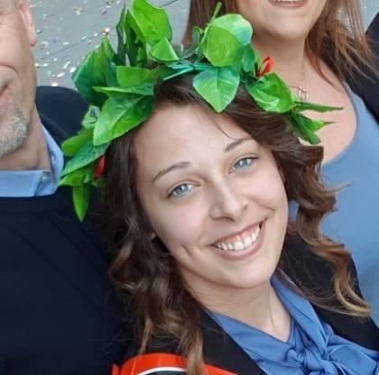 Studentessa laureanda in lingue, impartisce lezioni di lingue straniere (spagnolo, inglese) e aiuto compiti