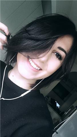 Stuedentessa con certificato in lingua