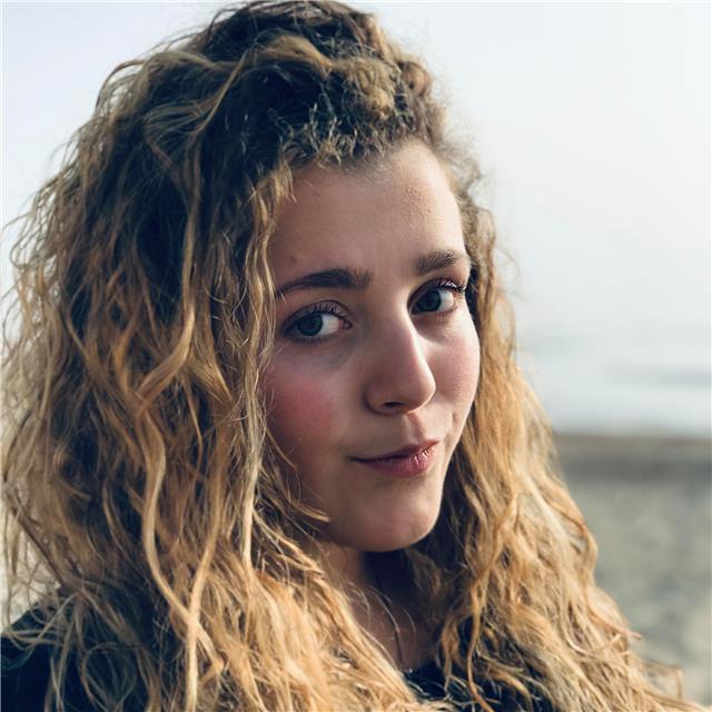 Maturanda liceo linguistico offre lezioni di inglese/fr/sp