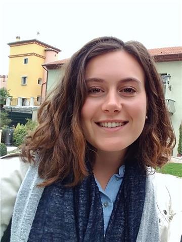 Laureata magistrale offre lezioni private in materie letterarie e aiuto compiti