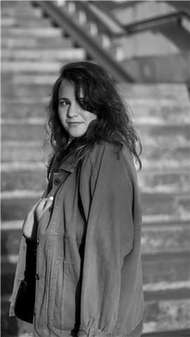 Hola! me encantaria poder ayudarte en esa asignatura que te cuesta un poco. doy clases de inglés