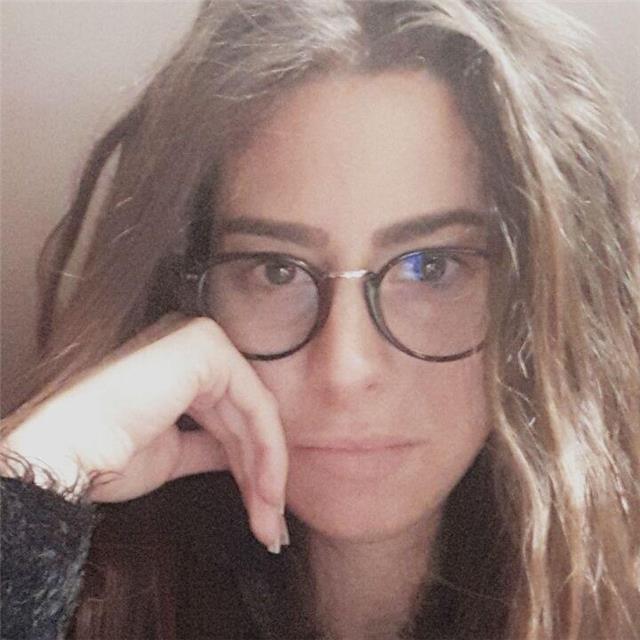 Sono una ragazza che lavora dal lunedì al venerdì come impiegata d'ufficio. Appassionata da sempre dal mondo scolastico,mi piace poter sperimentare insieme ai miei allievi il modo più idoneo di acquisizione delle nozioni. Ritengo di essere severa ma giust