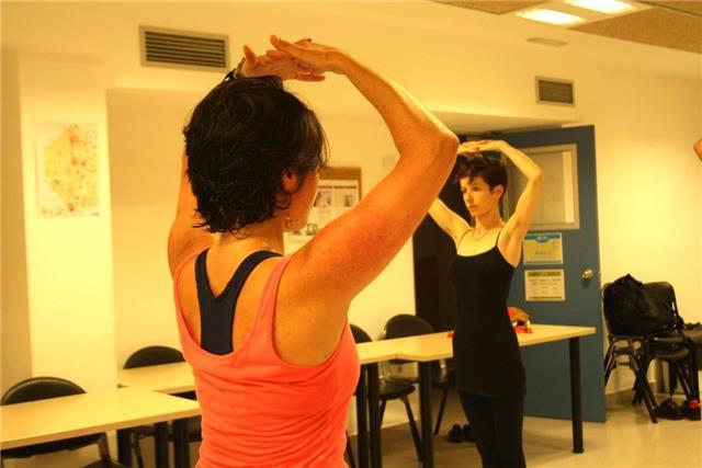 Clases particulares de español para extranjeros a 15 euros la hora. Y clases particulares de Pilates a 20 euros la hora