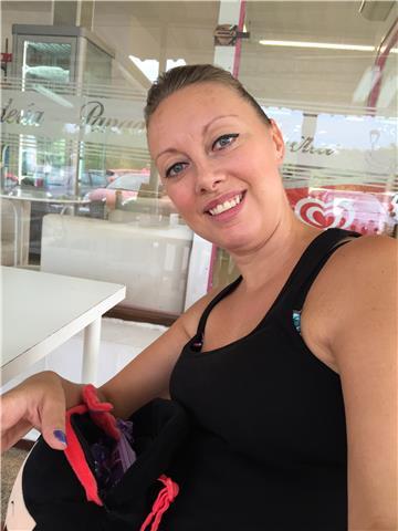 Francesa nativa da clases de frances