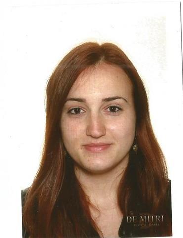 Laureata in lingue straniere impartisce lezione di spagnolo