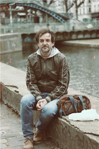 Professeur natif français donne des cours de français langue étrangère