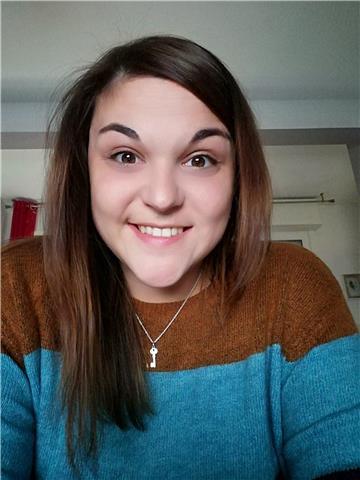 Giovane laureata in scienze filosofiche