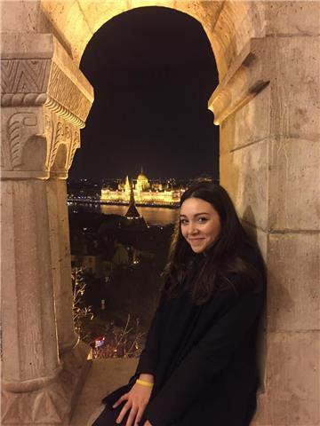 Diplomata e laureata in musica