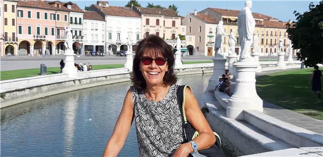 Insegnante con lunga esperienza nella scuola primaria