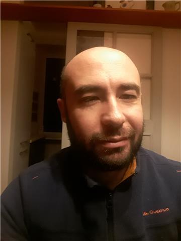 Insegnante qualificato ( ADVANCED ENGLISH CAMBRIDGE DEGREE) con piu di 10 anni di lavoro a Londra, offre ripetizioni di Inglese a Genova