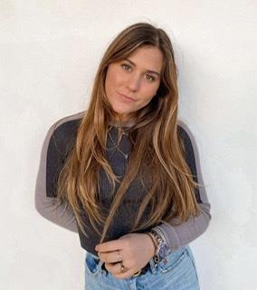 Studentessa diplomata al liceo linguistico con 97/100 offre lezioni private di aiuto compiti/studio in tutte le materie e conversazione in lingua inglese