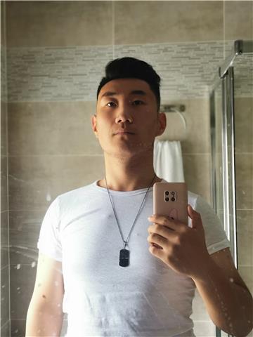 Hablo español y estudio en la facultad de filología hispánica. no os preocupéis mi nivel de español por otro lado, os explicaré muy fácilmente!