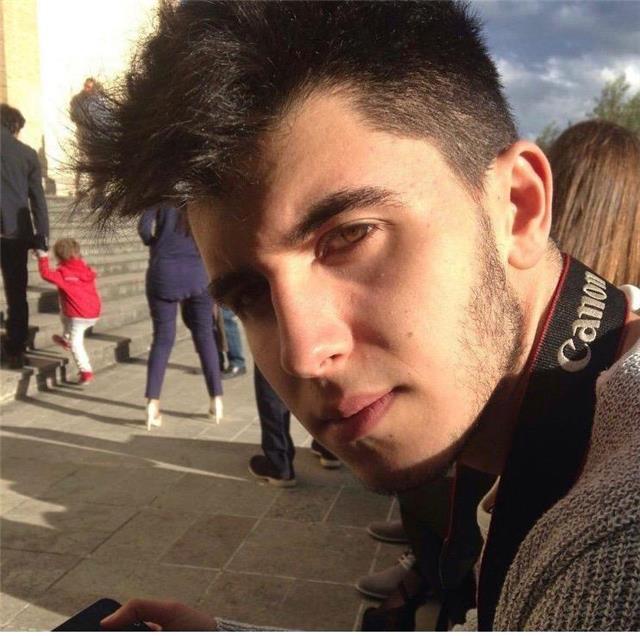 Studente di lettere classiche impartisce lezioni private