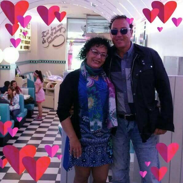 Profesora titulada y con màs de 20 años de experiencia da clases particulares de inglès y de castellano a todos los niveles.aprobado seguro