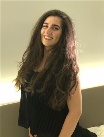 Laureanda in giurisprudenza e diplomata al liceo classico, sono bravissima in tutte le materie classiche!