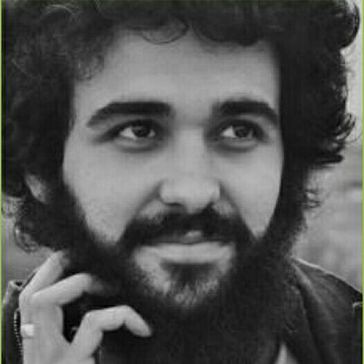 Clases de música; teoría musical, composición e instrumentos (guitarra, bajo , percusión, piano)