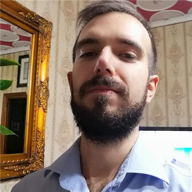 Laureato in scienze della comunicazione