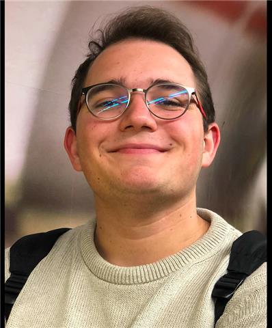 Estudiante del doble grado de edificación y administración y dirección de empresas en la universidad politécnica de madrid da clas