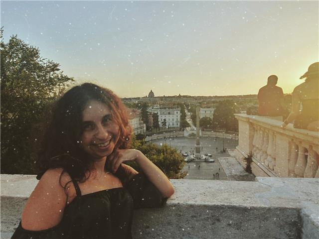 Sono una persona solare e dinamica, piena di voglia di fare