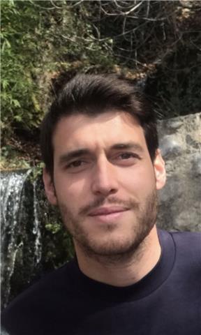 Profesor de Educación Primaria, con especialidad de Francés y Castellano. Máster experto en Didáctica de la Lengua Castellana