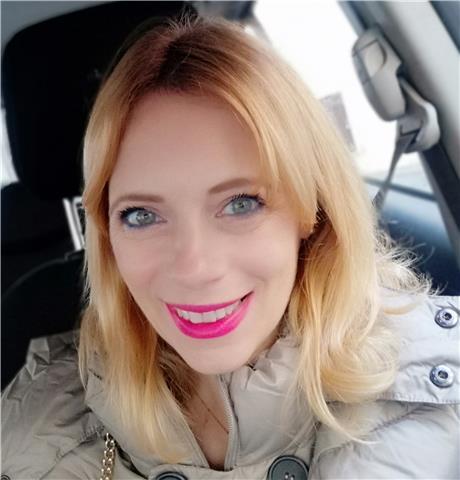 Insegnante di arpa laureata al conservatorio impartisce lezioni di solfeggio, pianoforte