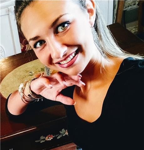 Insegnante di filosofia e scienze umane offre lezioni a studenti di scuola secondaria di secondo grado in provincia di verona, ma disponibile anche a lezioni a distanza di tutto il territorio nazionale