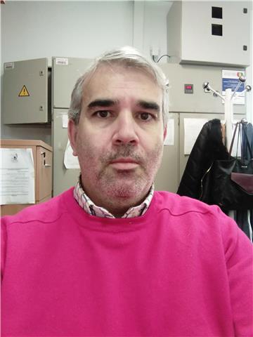 Profesor de informática da clases de bases de datos, ofimática, diseño gráfico y presentaciones