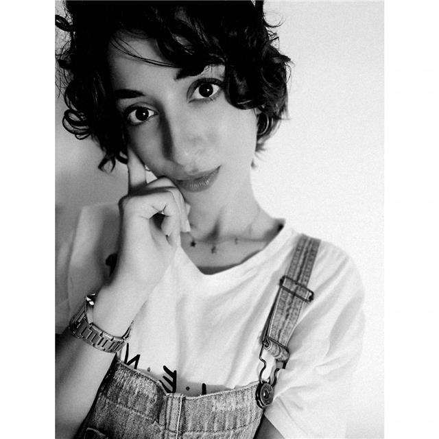 Docente di istituti secondari impartisce ripetizioni di materie letterarie (italiano, storia, geografia, letteratura italiana e latina)