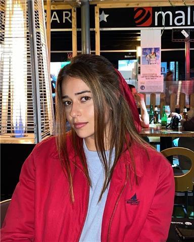 Soy una persona muy sociable simpática y además paciente.e gustaría ayudaros con aquellas asignaturas que más os cuesten