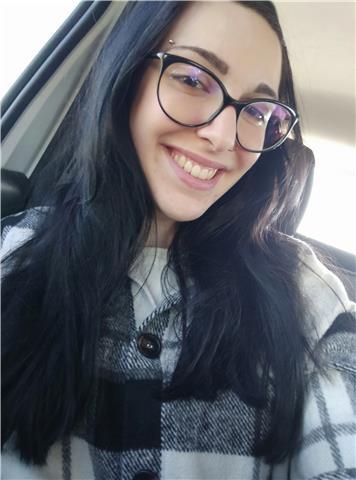 studentessa di lingue offre ripetizioni di inglese a livello di: elementari,medie e superiori