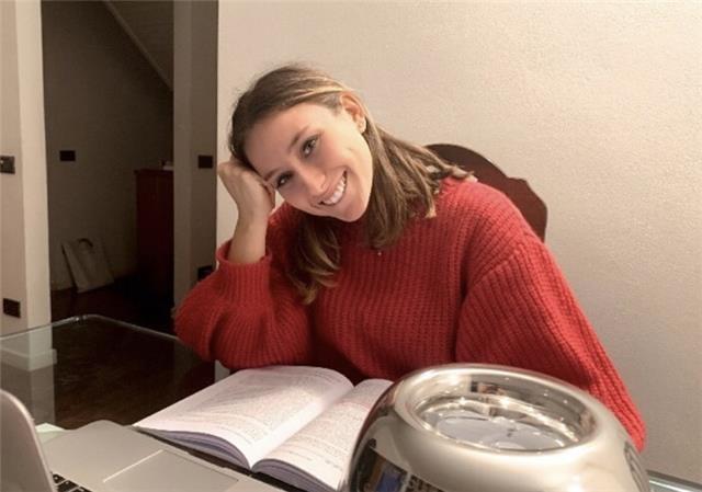 Studentessa iscritta all’ultimo anno di giurisprudenza impartisce lezioni in materie giuridiche